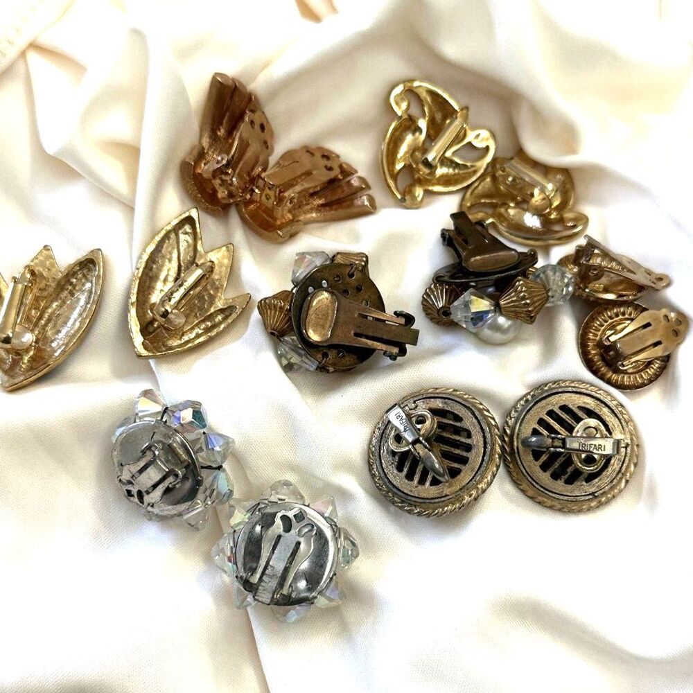 Vintage gold tone clip on earrings lot retro glam - Picture 5 of 5